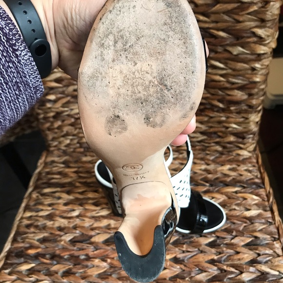 - CHANEL TWO TONE CRACKLED LEATHER SANDALS - Picture 10 of 14